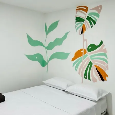 Golden Homestay *